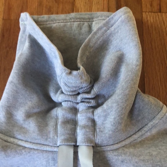 Lululemon Avenue Pullover Gray Size 4 / S - Picture 11 of 14